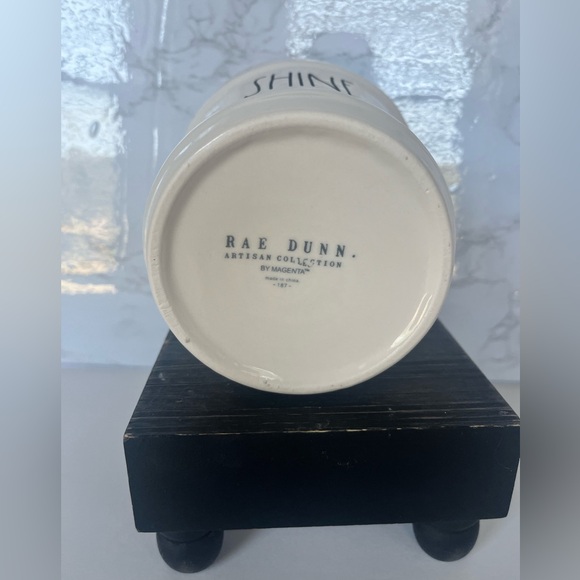 NWOT RAE DUNN planter with “SHINE” on the front with gold star. - Picture 2 of 5